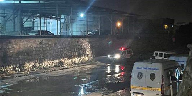 �zmir'de dere yata��nda ceset bulundu