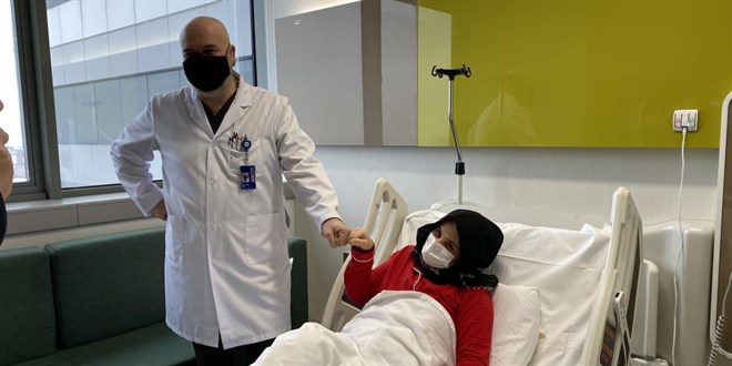 Hastasını önce ameliyat etti, sonra kendi kanıyla hayat verdi