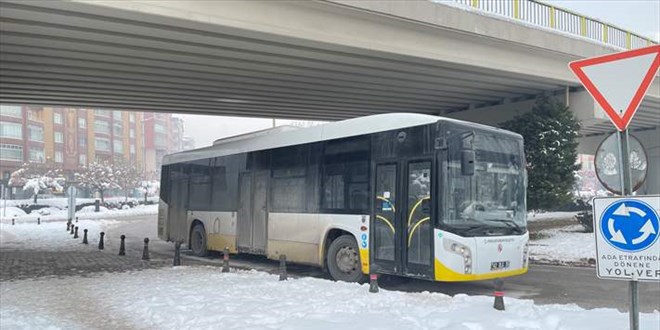 Belediye otobüsüyle hastaneye yetiştirilmeye çalışılan kişi öldü