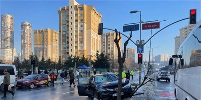 Otomobilin çarptığı sürücü kursu eğitmeni hayatını kaybetti