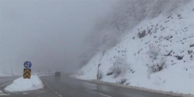Antalya'da kar ve sis nedeniyle yaylada mahsur kalan 30 kii kurtarld