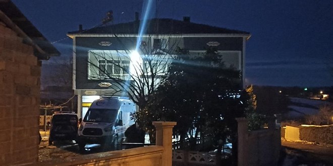 81 yaşındaki kadın çatı katında asılı bulundu