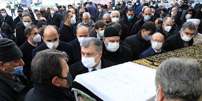 Bakan Koca'nın babaannesi toprağa verildi