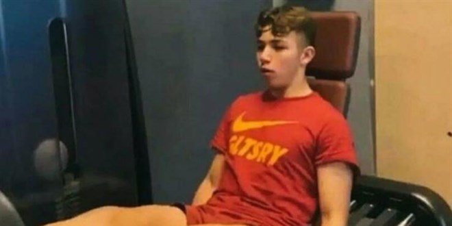 Galatasaray tişörtüyle fotoğraf paylaştı, kulübünden kovuldu
