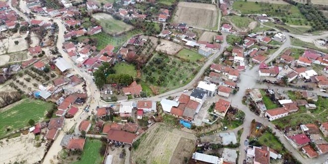 Denizli'de dere taştı: Evlerinde mahsur kalan 15 kişi kurtarıldı