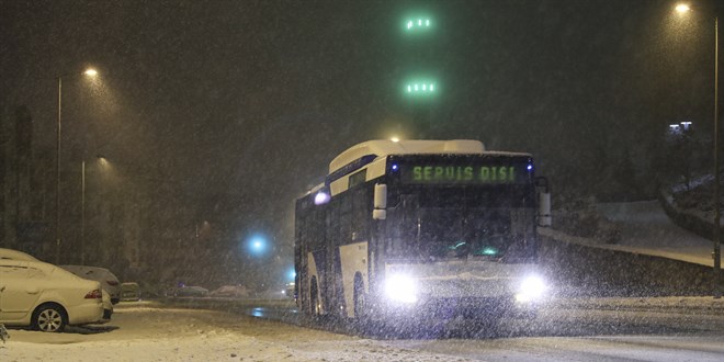 Başkent güne kar ile başladı