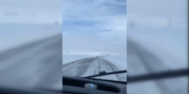 Kurdun ambulansn nnde komas kameraya yansd