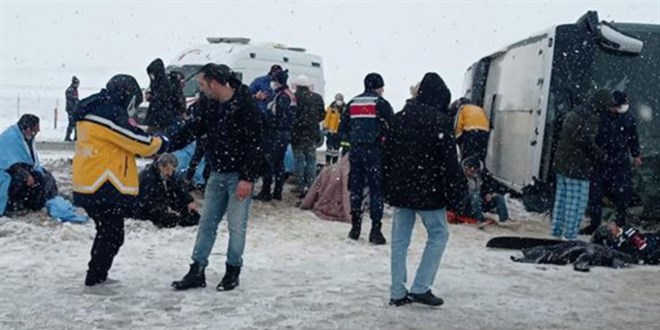 Yozgat'ta yolcu otobs devrildi, 1 kii ld, 34 kii yaraland