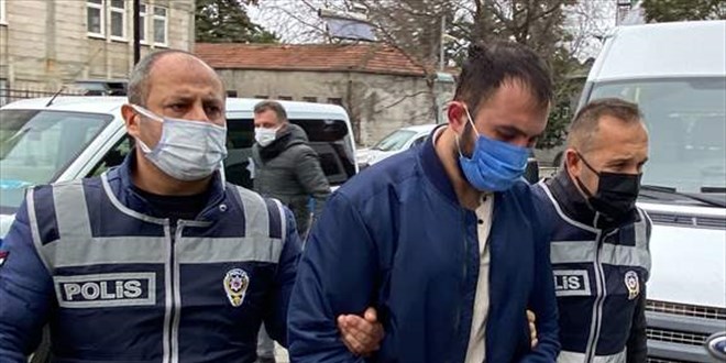 Samsun'da Atatürk Anıtı'na halat bağlayan iki zanlı tutuklandı