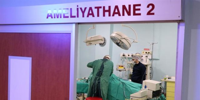Karın ağrısıyla gitti, midesinden 1,5 kilo taşlaşmış saç yumağı çıktı