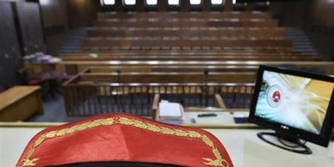 Eşini, çocuğunun yanında öldüren Mustafa Yüksel'e mahkemeden çifte indirim
