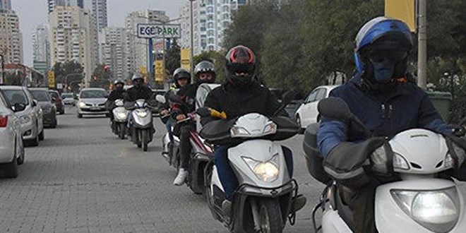 Motorlu kuryeler 'esnaf kurye' modeline 'hak garantili s�zle�me' istiyor