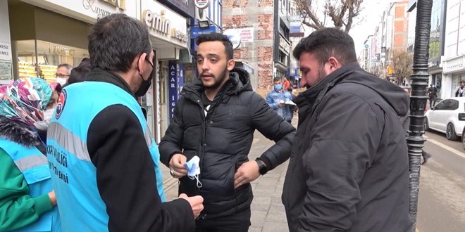 Maskesiz dolaşan vatandaşın verdiği cevap şaşırttı: Ben yabancıyım