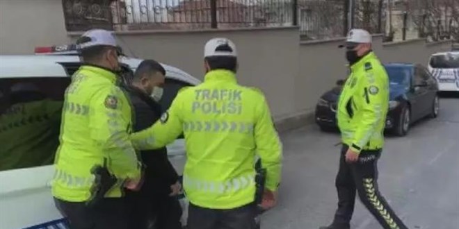 Çocuğunu bagajda taşıyan baba: Yaramazlık yaptığı için ceza verdim