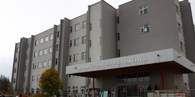 El ilanı dağıtan araştırma görevlisine verilen uyarı cezasına AYM'den onay