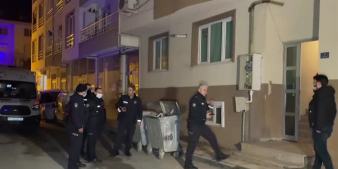 Annesini bıçakla öldürüp kardeşini ağır yaralayan zanlı tutuklandı