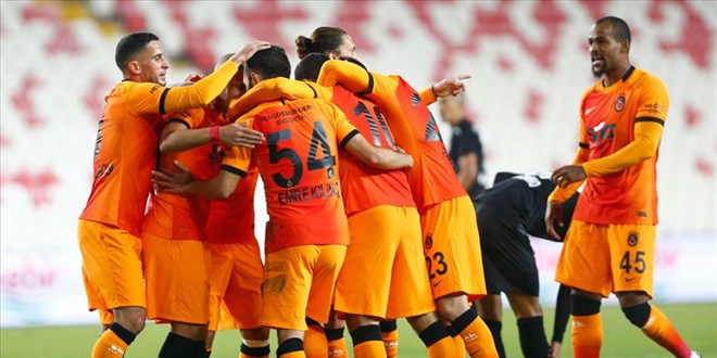 Galatasaray'da kt gidiat sryor