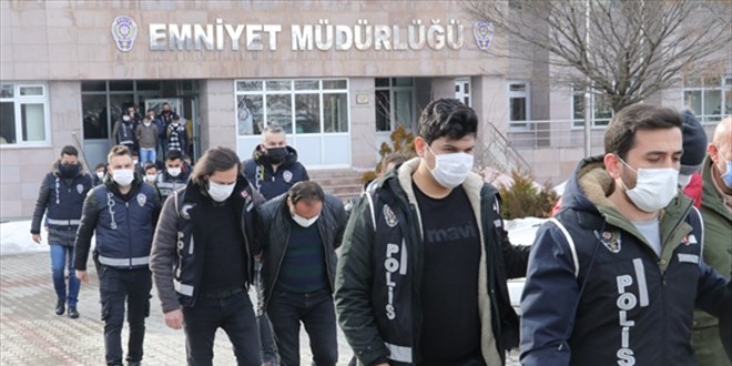 Yozgat'ta 'Görevi kötüye kullanma ve rüşvetten' 7 kişi tutuklandı