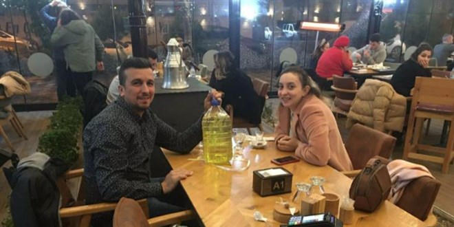 Sevgililer Günü'nde 5 litrelik bidonla benzin hediye etti