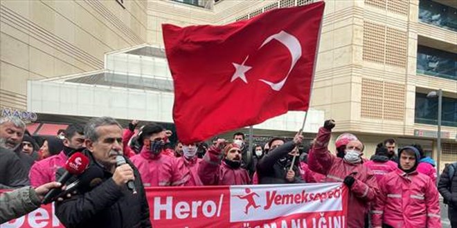 İstanbul'da motorlu kuryelerin protestosu sürüyor