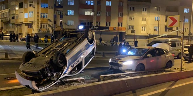 Şüpheli otomobili kovalayan polis aracı takla attı: 2 polis yaralı