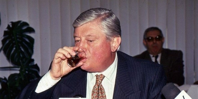 Eski Bakan Onur Kumbaracıbaşı vefat etti
