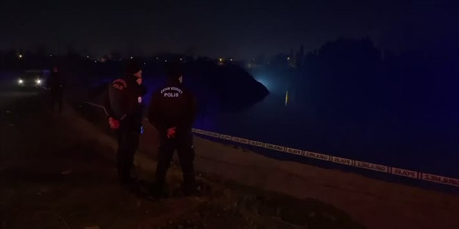 Sakarya Nehri'ne atlayan kişiyi arama çalışması başlatıldı