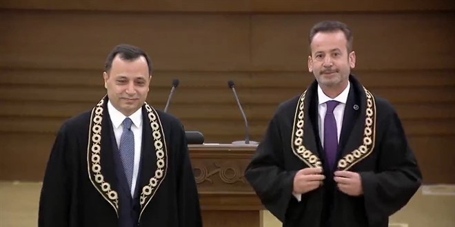 AYM'nin yeni üyesi Kenan Yaşar, yemin ederek göreve başladı