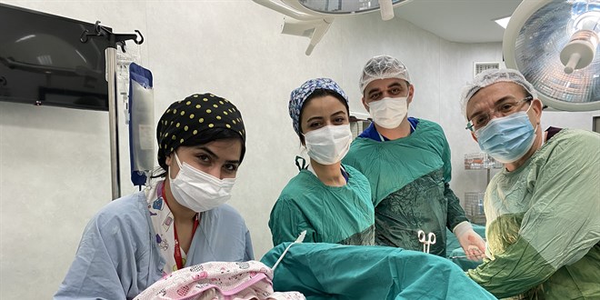 22 yıl evlat hasreti çeken baba doğumda heyecandan bayıldı