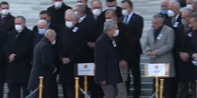 Eski Bakan Kumbaracıbaşı için Meclis'te cenaze töreni düzenlendi