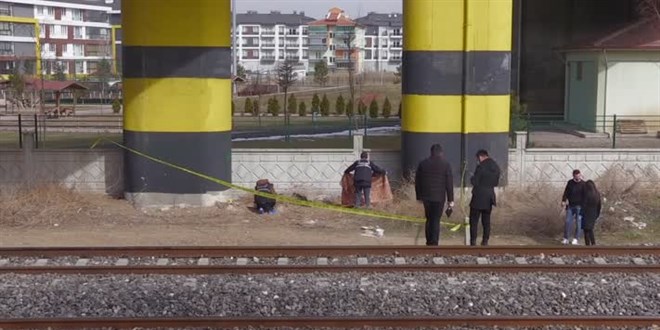 Afyonkarahisar'da demir yolu yanında erkek cesedi bulundu