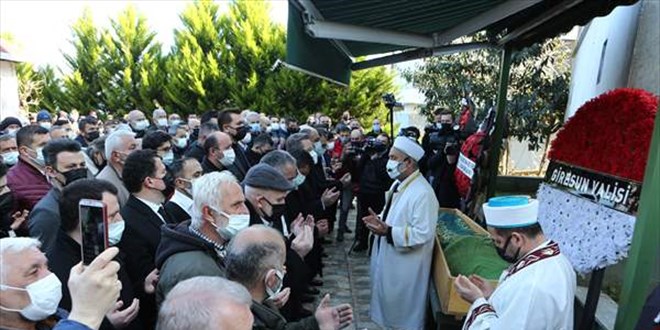 16 yaşındaki Sıla Şentürk'ün cenazesi toprağa verildi
