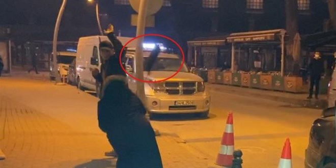 Öfkeli anne ceza yiyen oğlunun başında çakarlı lambayı parçaladı!