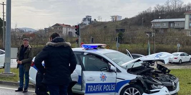 Samsun'daki trafik kazasnda biri polis iki kii yaraland