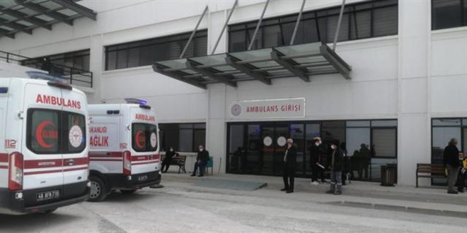 Kantinden tavuk döner yiyen öğrenciler hastaneye kaldırıldı