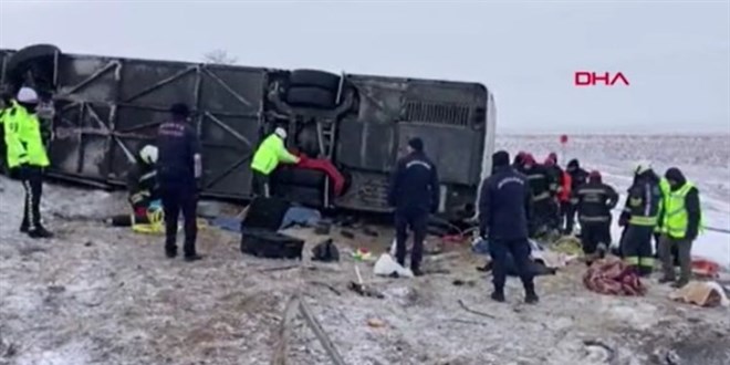 Konya'da tur otobüsü kazasında ölü sayısı 6'ya yükseldi