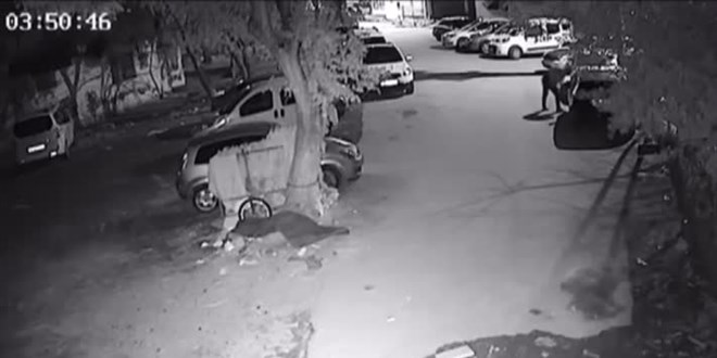 Hatay'da park halindeki 11 aracn lastiklerinin patlatlmas kamerada