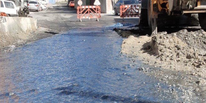 Sultangazi'de rgardan mavi su tayor