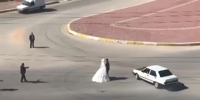 Antalya'da gelinle damadın çevresinde 'drift' yapan sürücüye ceza uygulandı