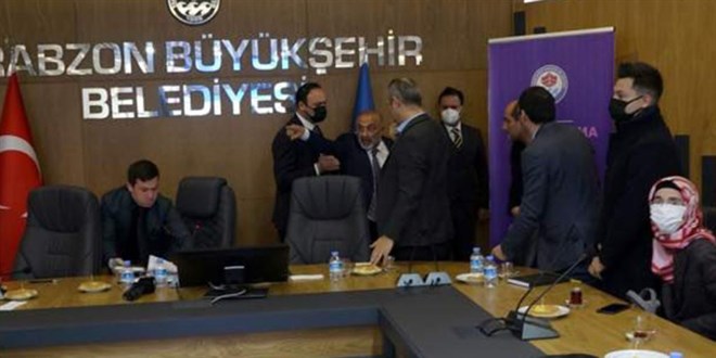 'Öfke kontrolü eğitimi' imza protokolünde kavga çıktı