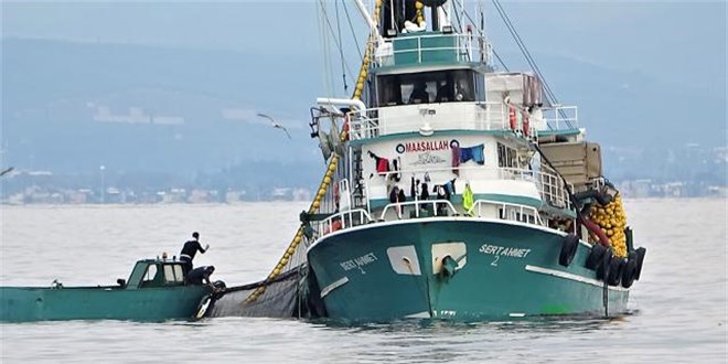 Yunanistan unsurları Türk balıkçı teknelerine ateş açtı