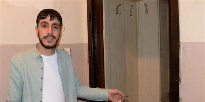 Girdikleri dairede bir şey bulamayınca kapıyı çaldılar