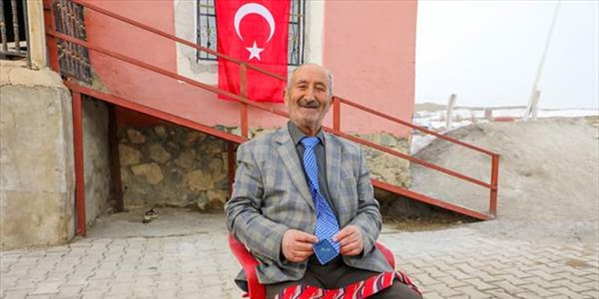Vanlı kravat tutkununa Cumhurbaşkanlığından armağan
