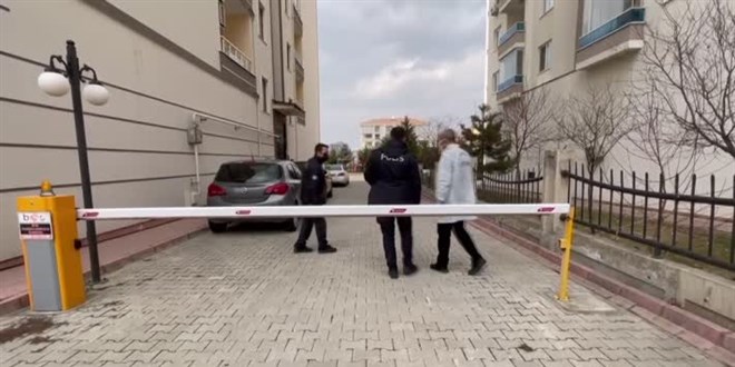 Emekli polis memuru diş kliniğinde hayatını kaybetti