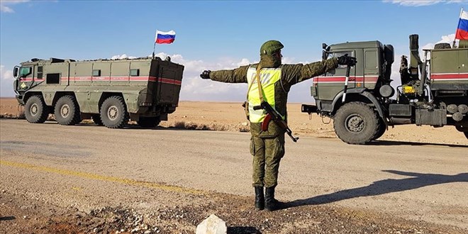 Rus birlikleri Krm'dan Ukrayna'ya girdi