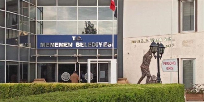 Belediyeye zorla girmek isteyen kişi ayağından vuruldu