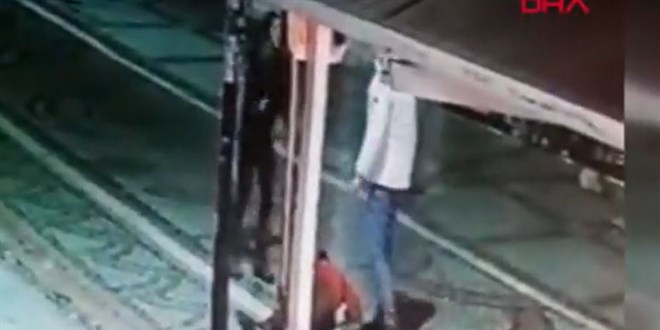 Şakasına kızan arkadaşının attığı tokat yoğun bakımlık etti