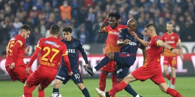Trabzonspor 2-0'dan maçı çevirdi