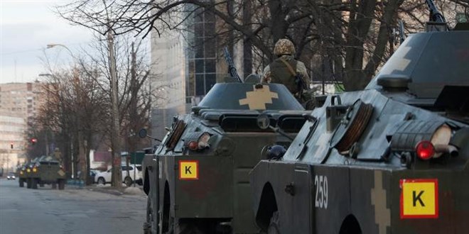 Kiev'de patlama sesi duyuldu, sirenler alyor