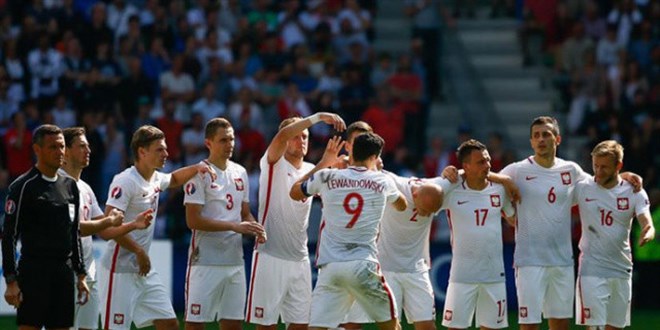 Polonya, Rusya ile oynanacak Dnya Kupas play-off mana kmak istemiyor